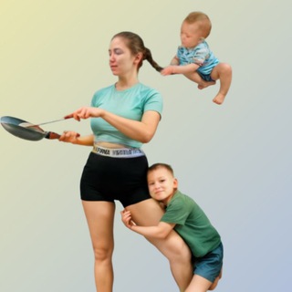 Мама на кухне